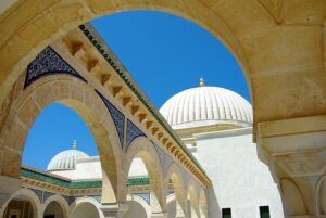 Lire la suite à propos de l’article Destination de vacances : quelles sont les raisons de choisir la Tunisie ?