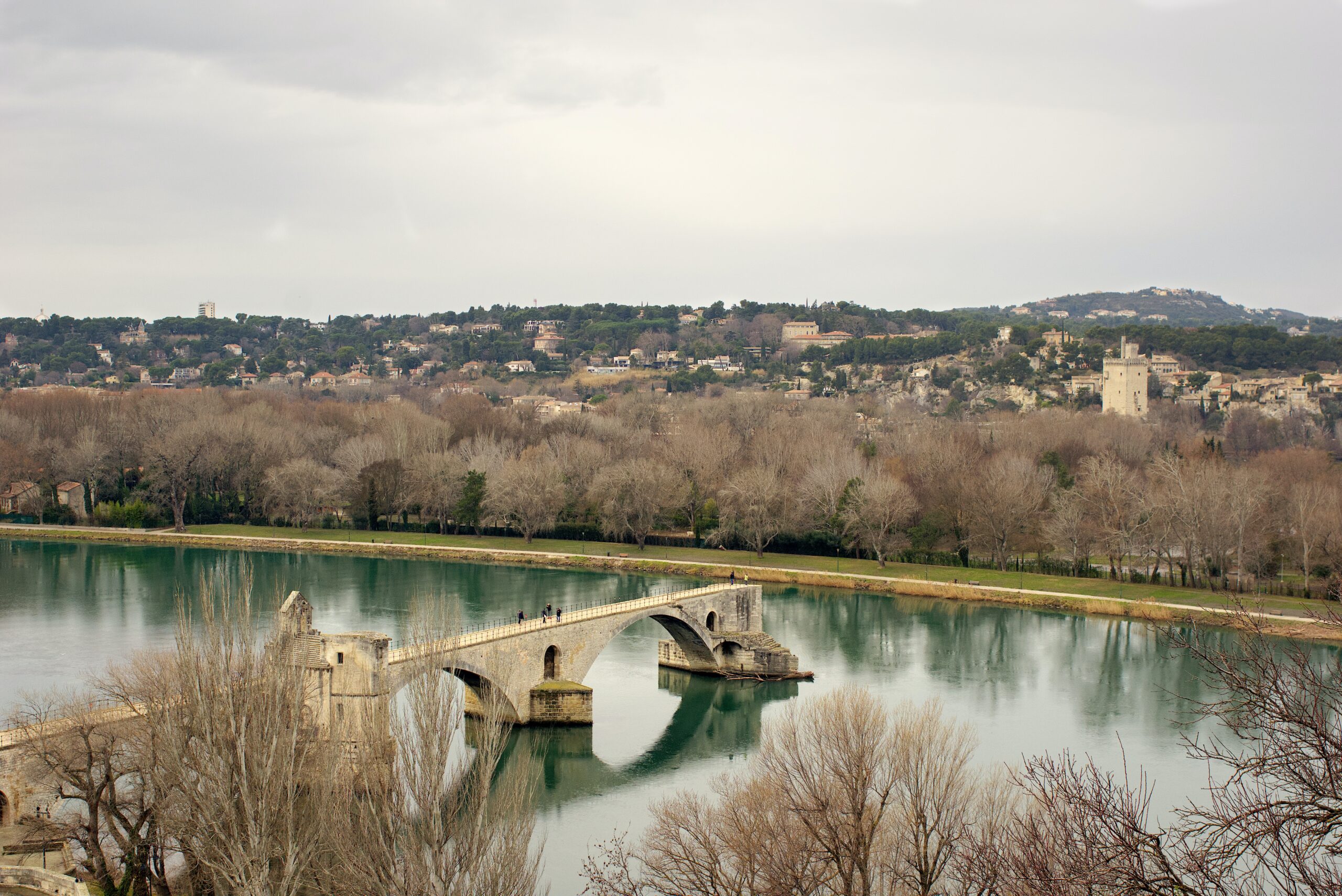 You are currently viewing Visiter Avignon en toute tranquillité : comment trouver un parking ?